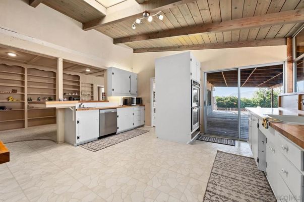 Interior, Kitchen, Stainless Steel Appliances, Wooden Beams, Wooden Ceilings
