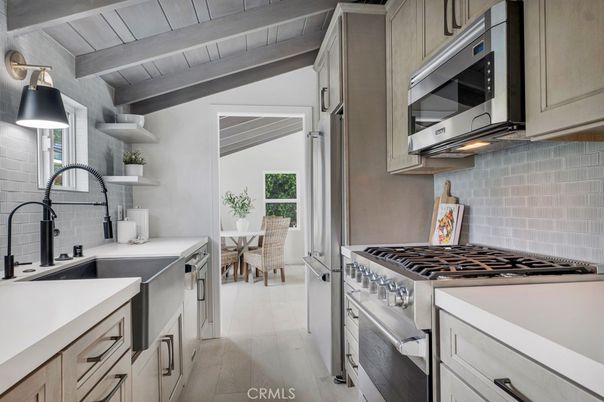 Dining room, Interior, Kitchen, Stainless Steel Appliances, Wood Texture Flooring