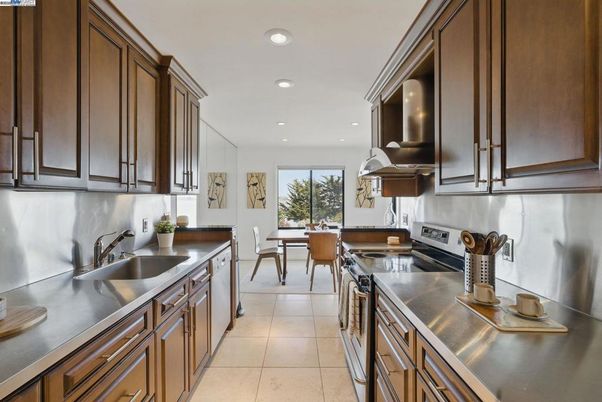 Dining room, Interior, Kitchen, Recessed Lighting