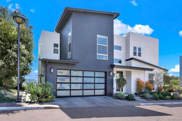 Attached, Exterior, Facade, Modern