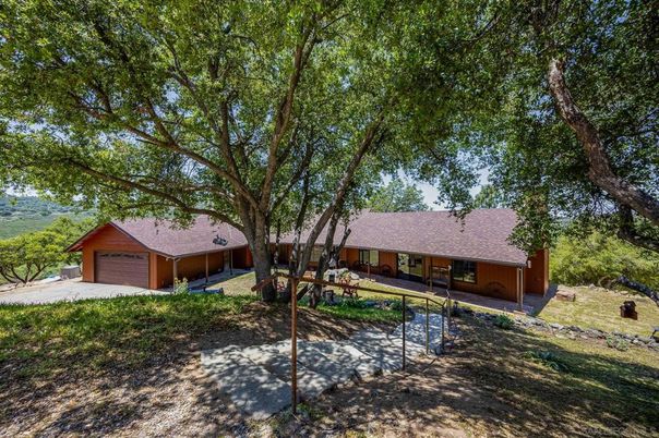 Backyard, Detached Garage, Exterior