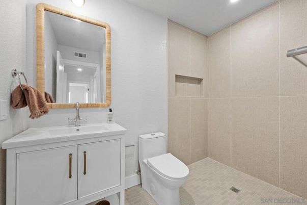 Bathroom, Interior, Recessed Lighting