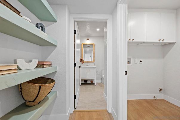 Interior, Recessed Lighting, Wood Texture Flooring
