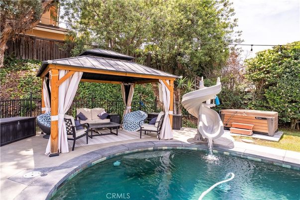 Exterior, Hot Tub, Pool