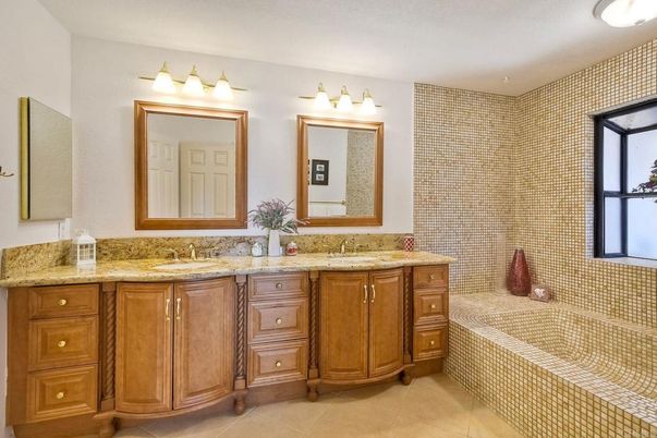 Bathroom, Dual Sink Vanities, Interior