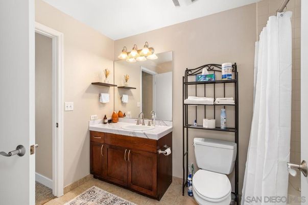 Bathroom, Interior, Tile Countertops