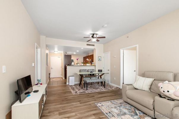 Dining room, Interior, Kitchen, Recessed Lighting, Wood Texture Flooring