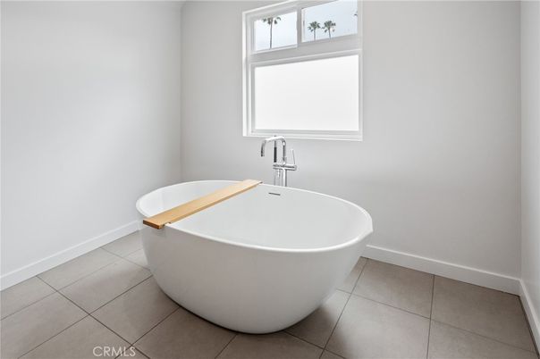 Bathroom, Free Standing Baths, Interior