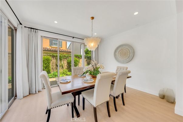 Chandelier, Dining room, Interior, Recessed Lighting, Wood Texture Flooring