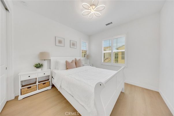 Bedroom, Interior, Pendant Lights, Wood Texture Flooring