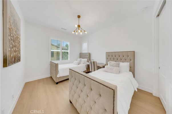 Bedroom, Interior, Pendant Lights, Wood Texture Flooring