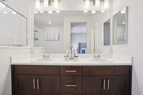 Bathroom, Dual Sink Vanities, Interior