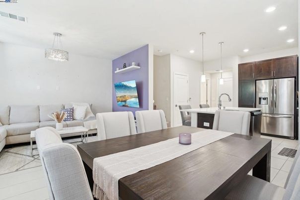 Dining room, Interior, Kitchen, Living room, Pendant Lights, Recessed Lighting, Stainless Steel Appliances