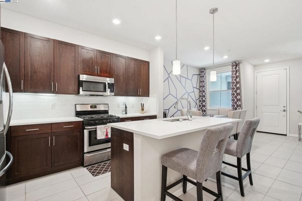 Interior, Kitchen, Pendant Lights, Recessed Lighting, Stainless Steel Appliances