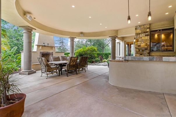 Exterior, Fireplace, Pendant Lights
