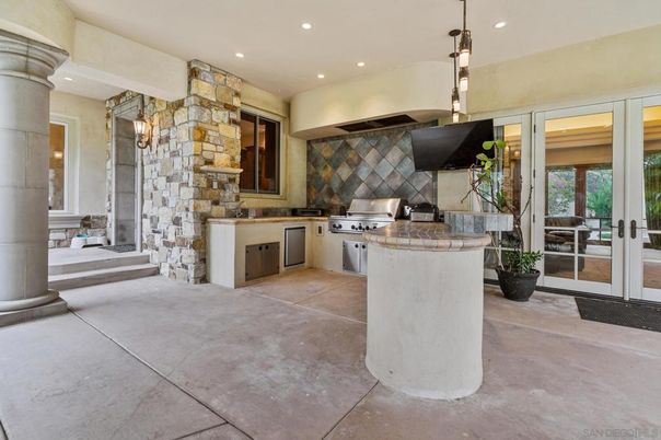 Exterior, Pendant Lights, Recessed Lighting