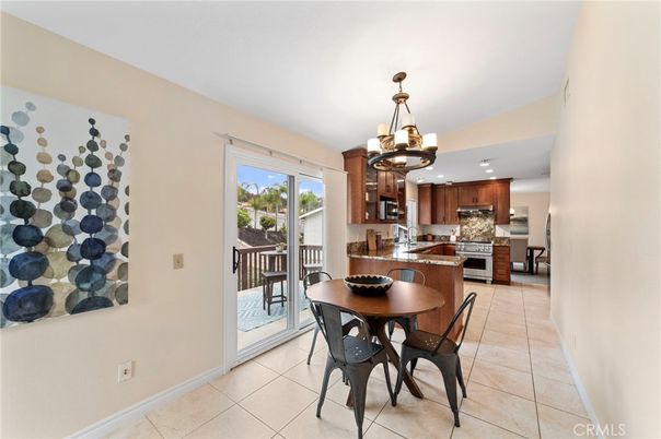 Chandelier, Dining room, Interior, Kitchen, Recessed Lighting, Stainless Steel Appliances