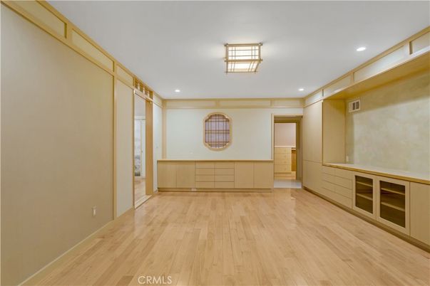 Empty room, Interior, Recessed Lighting, Wood Texture Flooring