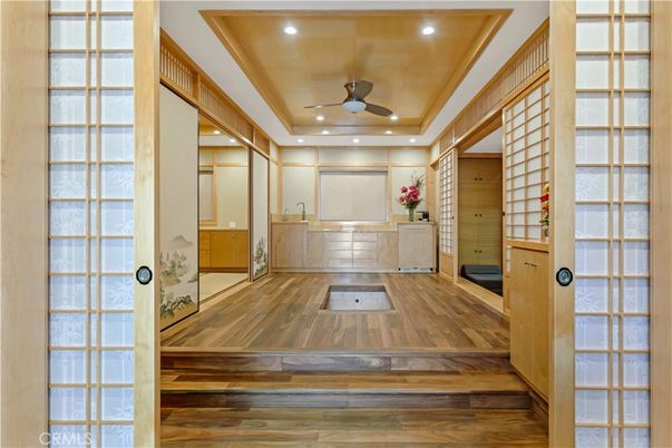 Interior, Recessed Lighting, Wood Texture Flooring