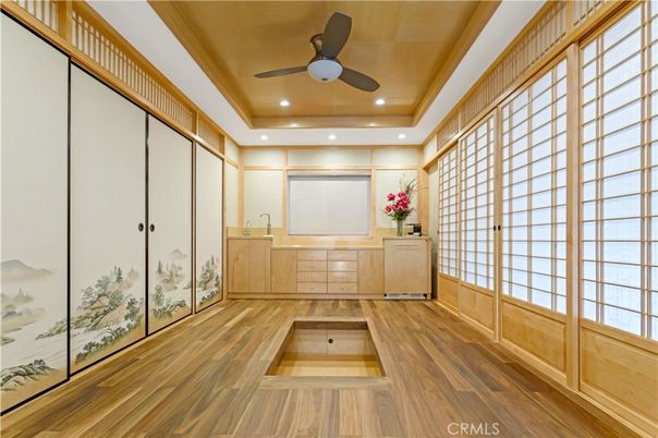 Interior, Recessed Lighting, Wood Texture Flooring