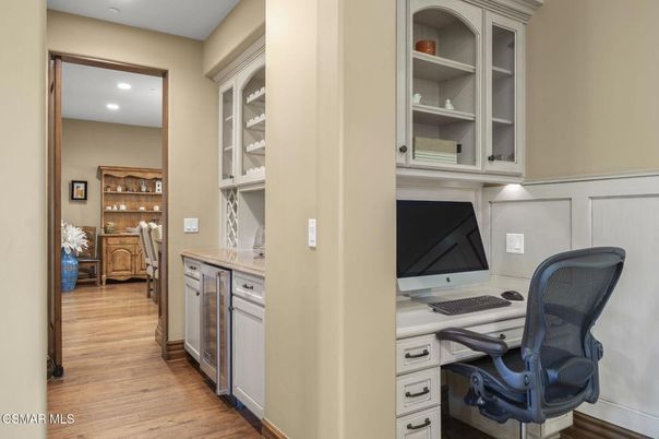 Home Office, Interior, Recessed Lighting, Wood Texture Flooring