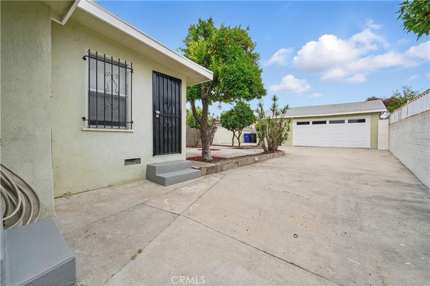 Detached Garage, Exterior