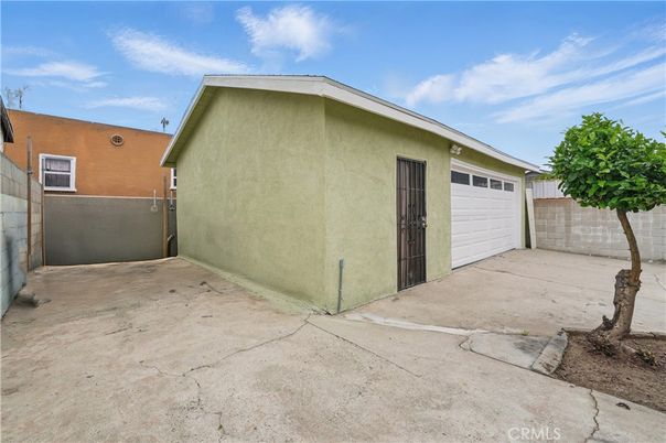 Detached Garage, Exterior