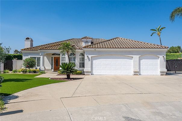 Attached, Exterior, Facade, Spanish Mediterranean