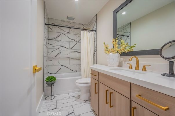Bathroom, Interior, Marble, Marble Walls, Recessed Lighting