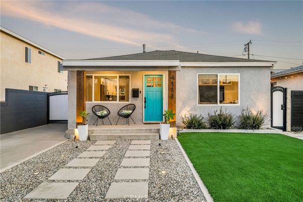 Backyard, Exterior, Facade, Ranch