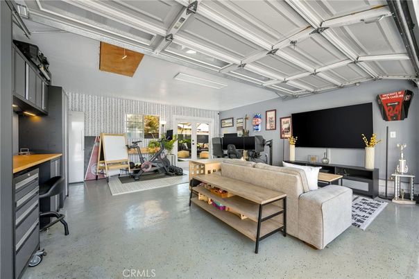 Fitness Equipment, Interior, Living room, Recessed Lighting