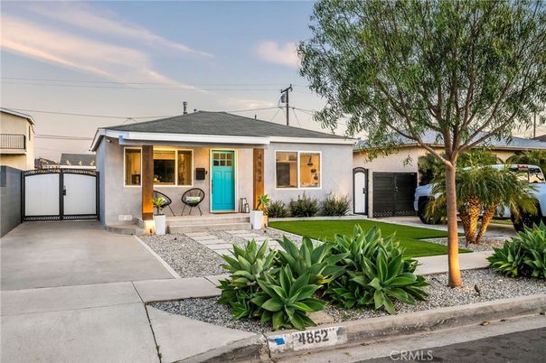 Backyard, Exterior, Facade, Ranch