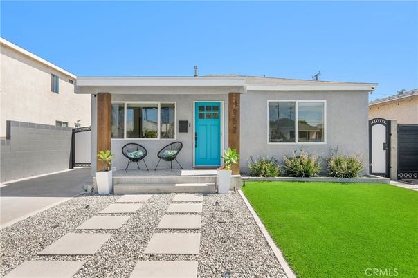 Backyard, Exterior, Facade, Modern