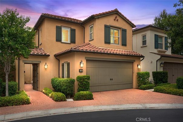 Attached, Exterior, Facade, Mediterranean