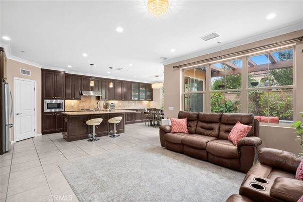 Dining room, Interior, Kitchen, Living room, Pendant Lights, Recessed Lighting, Stainless Steel Appliances