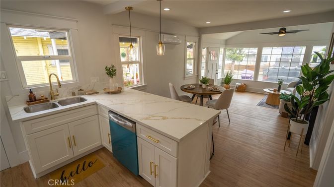Dining room, Interior, Kitchen, Pendant Lights, Recessed Lighting, Wood Texture Flooring