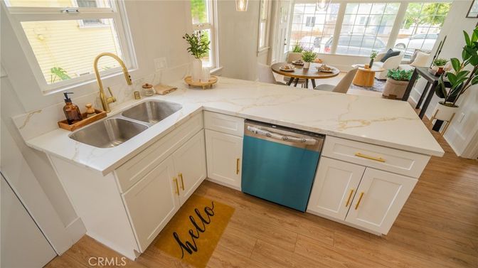 Dining room, Interior, Kitchen, Stainless Steel Appliances, Wood Texture Flooring
