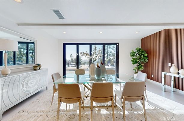 Dining room, Interior, Recessed Lighting