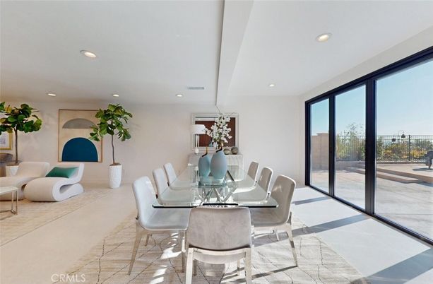 Dining room, Interior, Recessed Lighting