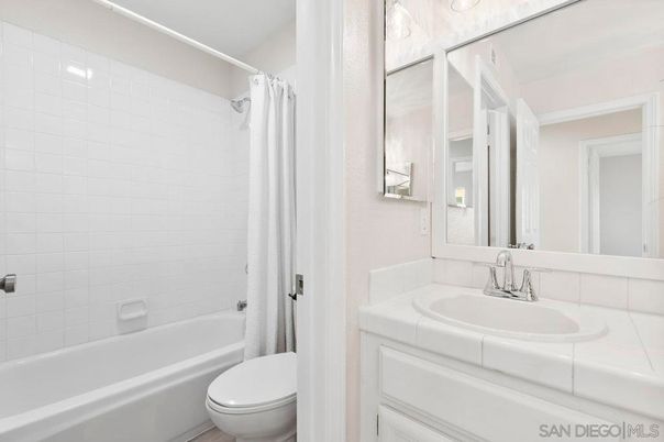 Bathroom, Interior, Tile Countertops