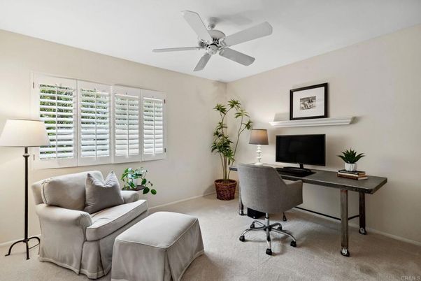 Home Office, Interior