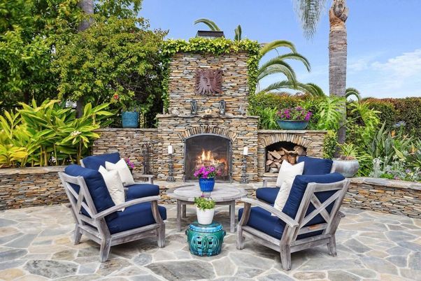 Exterior, Fireplace