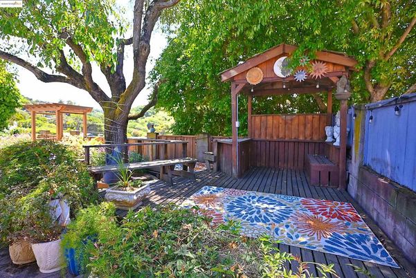 Exterior, Hot Tub