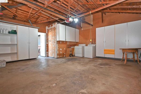 Interior, Washer, Wooden Beams, Wooden Ceilings