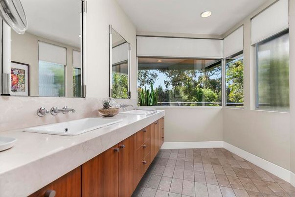 Bathroom, Dual Sink Vanities, Interior, Recessed Lighting