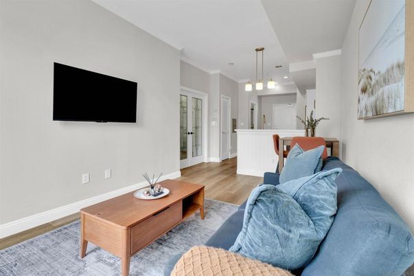 Interior, Living room, Pendant Lights, Recessed Lighting, Wood Texture Flooring