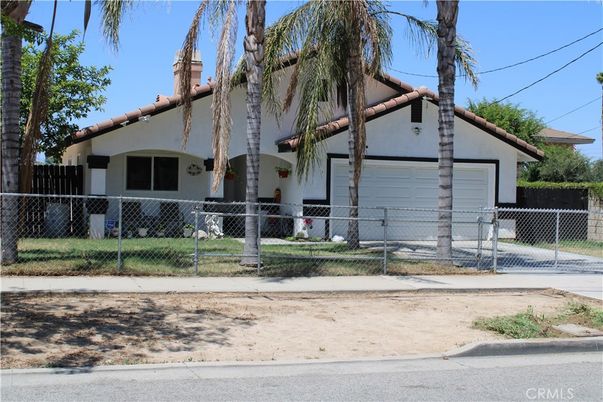 Attached, Exterior, Facade, Spanish Mediterranean