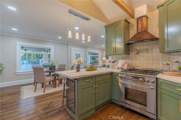 Dining room, Interior, Kitchen, Pendant Lights, Recessed Lighting, Stainless Steel Appliances, Wood Texture Flooring