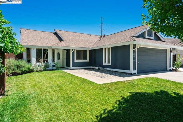 Attached, Backyard, Exterior, Facade, Ranch