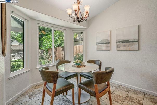 Chandelier, Dining room, Interior